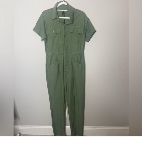 NWT Bobi Los Angeles short sleeve button front jogger jumpsuit, green - Picture 4 of 5